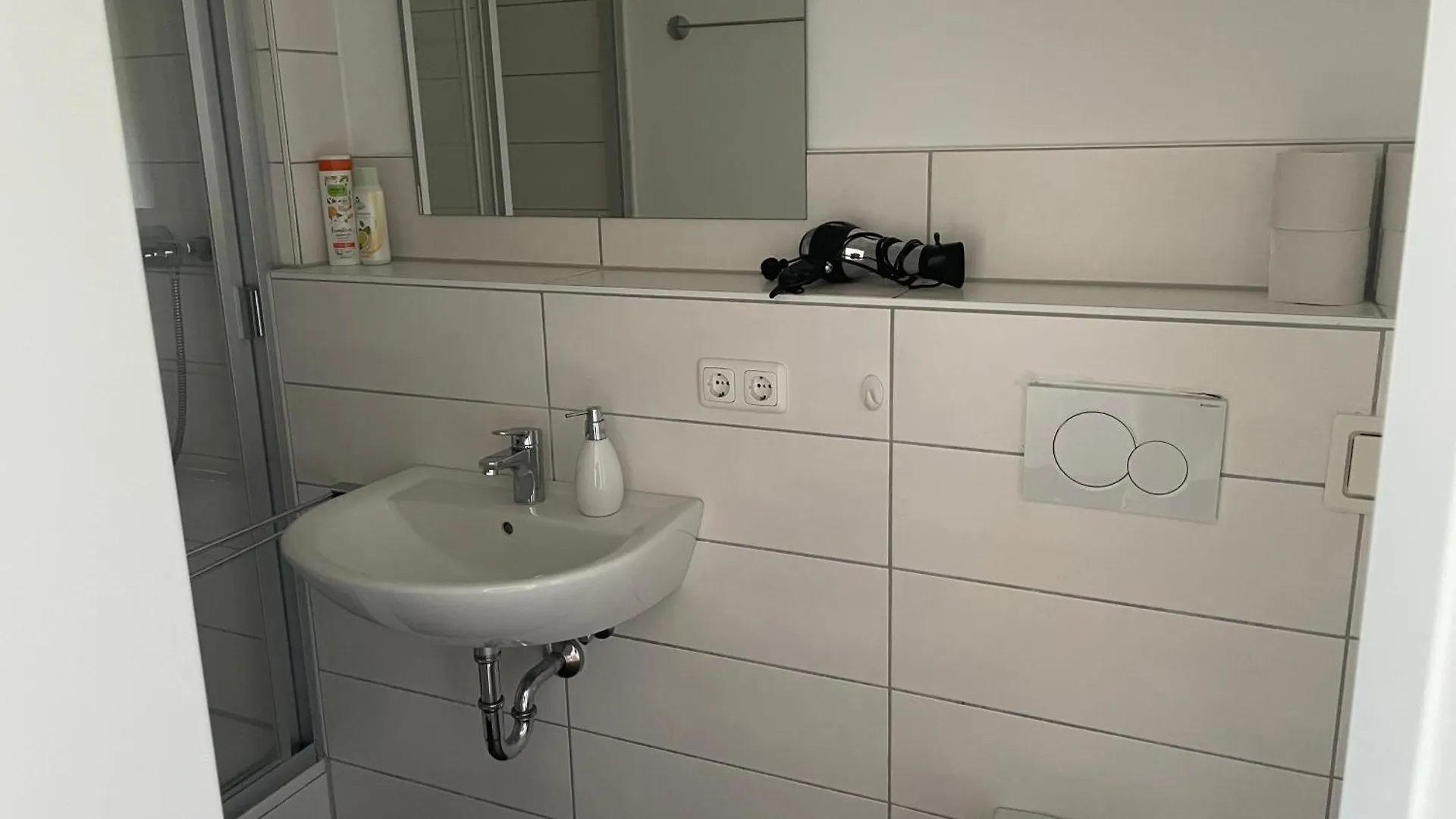 Huebsches Apartment Im Suessen Ortsteil Breitbrunn Herrsching am Ammersee